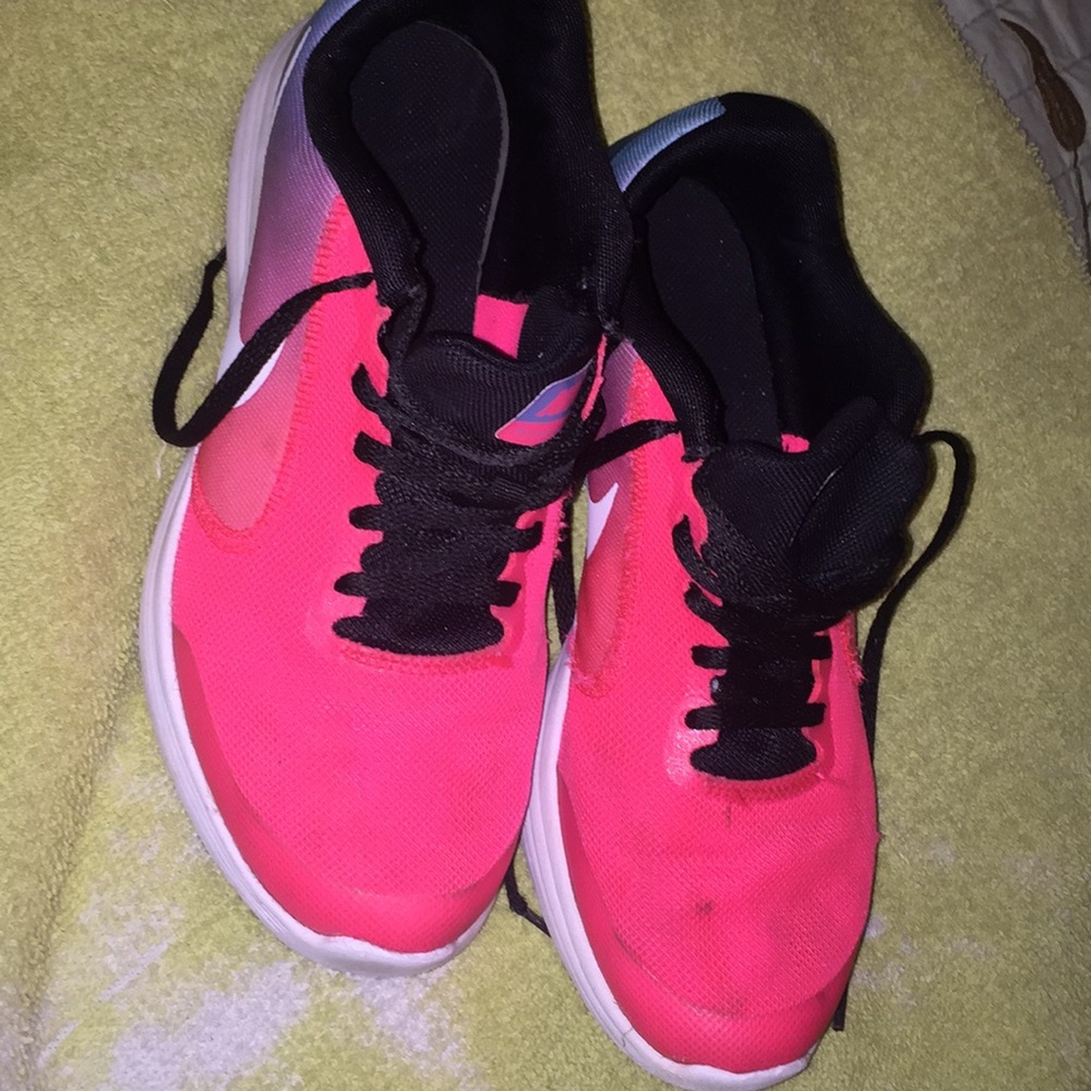 Shoes sneakers